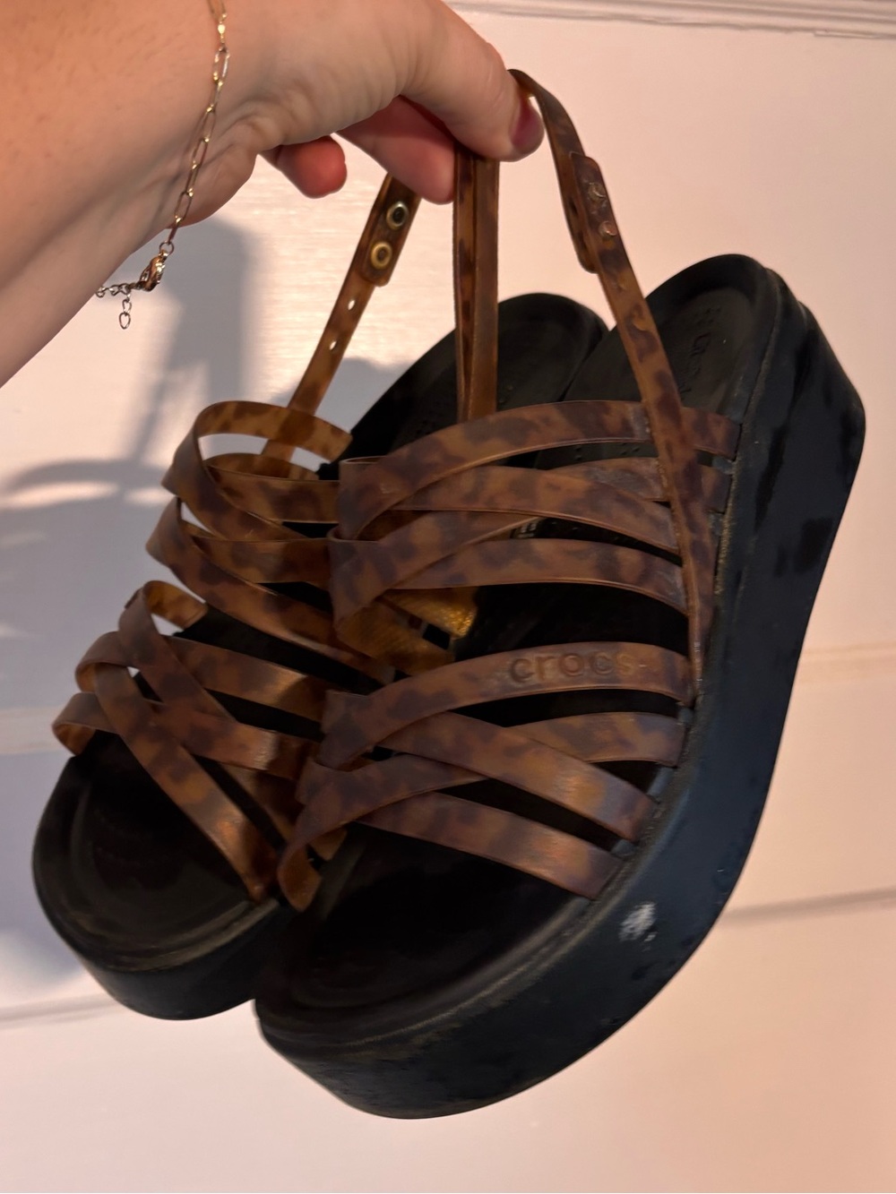 Platform Strappy Sandal in Brown Crocs Size 7 - Picture 2 of 6